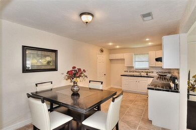 1112 Zachary Dr, Moore, OK 73160 - photo 5