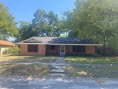 1712 Merrywood Way, Gainesville, TX 76240 - photo 4