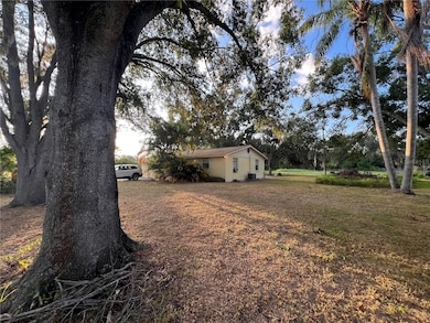 9013 Symmes Rd, Gibsonton, FL 33534 - photo 7