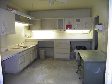 1 of  8 rooms