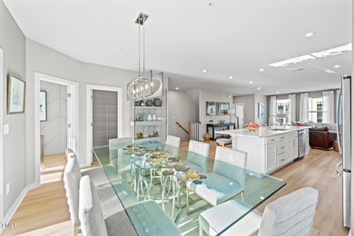 NVA_ABS_Julianne_Model_ Dining 3-2035x13