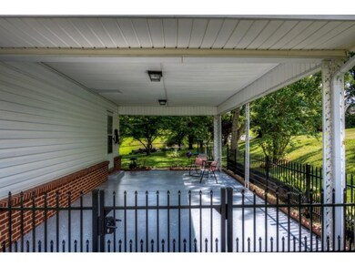 2206 Ridgefield Dr, Johnson City, TN 37601 - photo 5