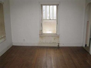 60 Clayton St, Springfield, MA 01107 - photo 4