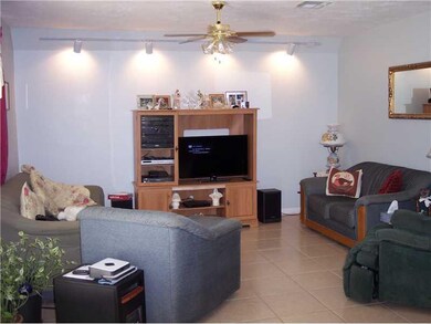 Den/Family/Great Room. LIVING ROOM, DINING AND KIT