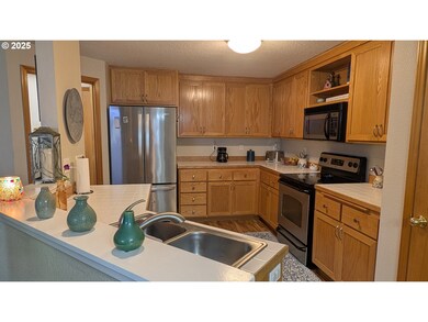 383 Briana Ln, Eugene, OR 97404 - photo 6