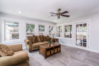 826 W 43rd St, Houston, TX 77018 - photo 5