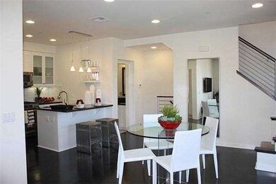 MODEL HOME PHOTO