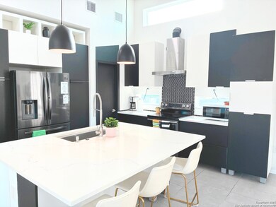 9546 Autumn Run Ln, Converse, TX 78109 - photo 5