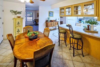 Casual Dining plus Breakfast Bar