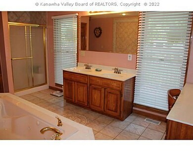 Master Bath/Spa.