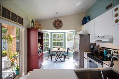 1272 Seagrape Cir, Weston, FL 33326 - photo 5