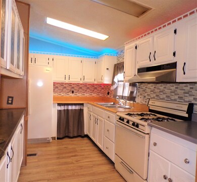 406 Christ St, Ossian, IN 46777 - photo 2