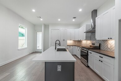 204 Marathon St unit B, Houston, TX 77018 - photo 4