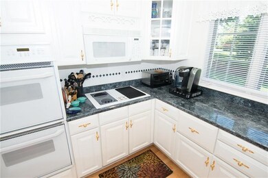 1004 Sheriff's Court Kitchen