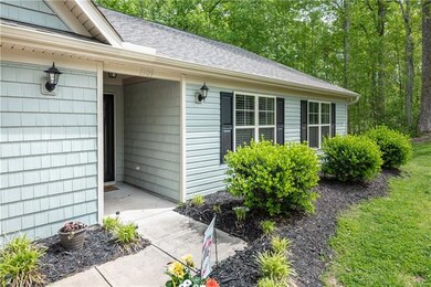 1709 Riverstone Dr, Lincolnton, NC 28092 - photo 2