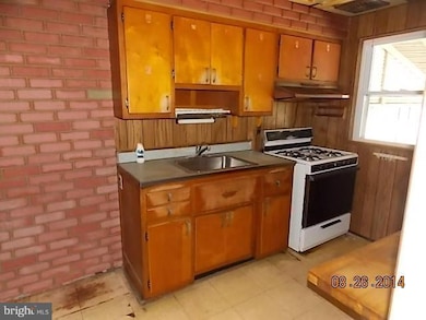 3814 Sinclair Ln, Baltimore, MD 21213 - photo 5