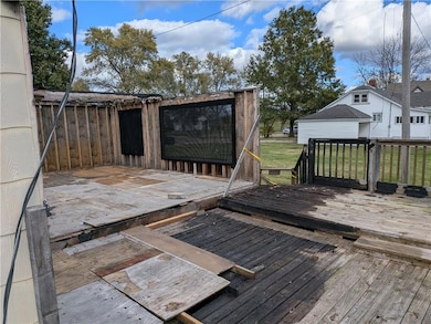 415 E Mill St, Osawatomie, KS 66064 - photo 4