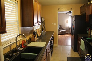 2321 SW Madeline Ln, Topeka, KS 66614 - photo 4