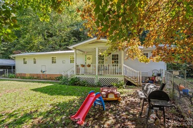 75 Hayes Cove Rd, Leicester, NC 28748 - photo 5