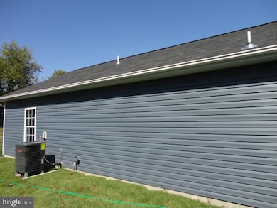 635 Binsted Rd, Glen Burnie, MD 21060 - photo 4