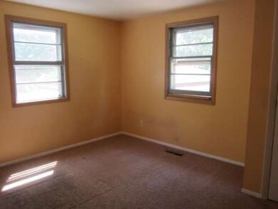 105 Pueblo Rd, Carpentersville, IL 60110 - photo 7