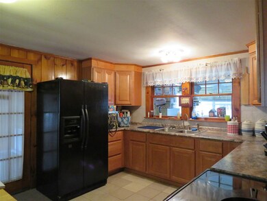 10 Swan St, Winchester, NH 03470 - photo 5