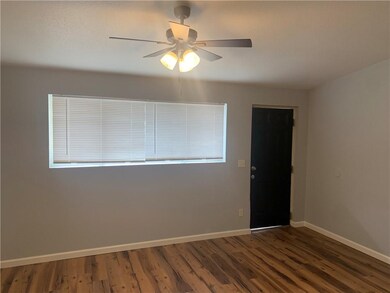 1212 S Dunn Ave unit 4, Fayetteville, AR 72701 - photo 2