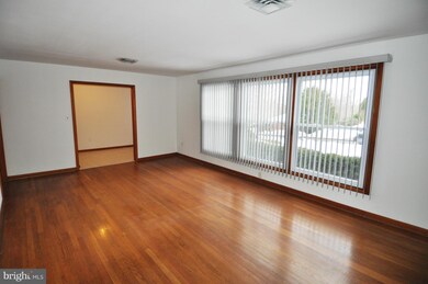 1220 Saint Andrews Way, Baltimore, MD 21239 - photo 3