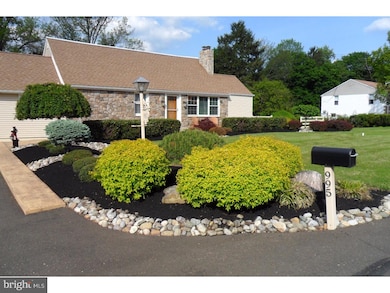 995 Hillside Dr, Southampton, PA 18966 - photo 3