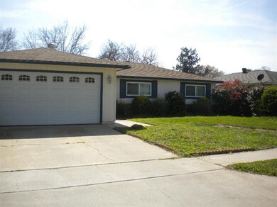 5854 E Lansing Way, Fresno, CA 93727 - photo 2