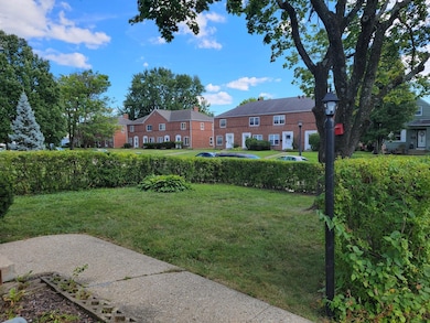 594 Chatham Rd, Columbus, OH 43214 - photo 5