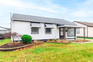 3256 S Stella Ct, Trenton, MI 48183 - photo 2