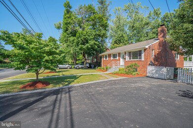 3903 Whispering Ln, Falls Church, VA 22041 - photo 6