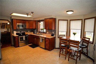 279 Selkirk Dr, North Tonawanda, NY 14120 - photo 3