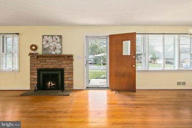 5843 Glen Forest Dr, Falls Church, VA 22041 - photo 5