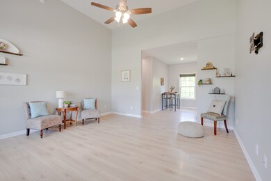 609 N Charlotte St, Dickson, TN 37055 - photo 4