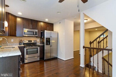 15249 Valley Stream Dr, Woodbridge, VA 22191 - photo 3