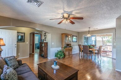 family room 2