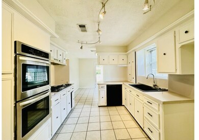 125 Frostwood Ln, Spring, TX 77386 - photo 7