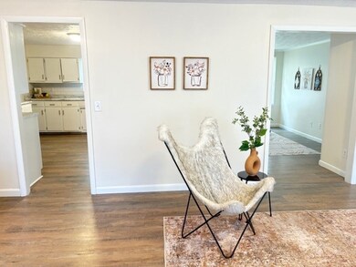 Living Room entrance to Kitchen/Reading Nook