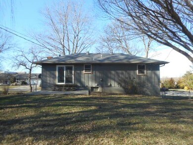310 NW 17th St, Blue Springs, MO 64015 - photo 2