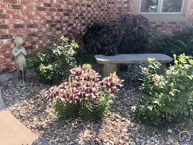 4213 SE Oakview Ln, Topeka, KS 66609 - photo 3