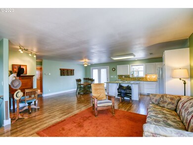 1492 SW Athens Ave, Pendleton, OR 97801 - photo 4