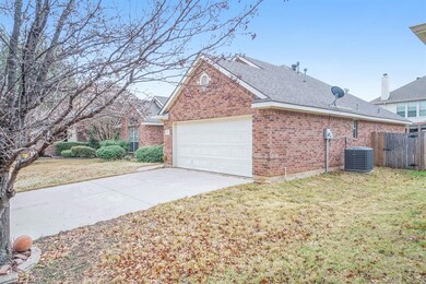 924 Rock Ridge Ct, Hurst, TX 76053 - photo 4