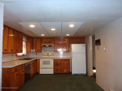 501 Dunn Ave, Old Forge, PA 18518 - photo 6