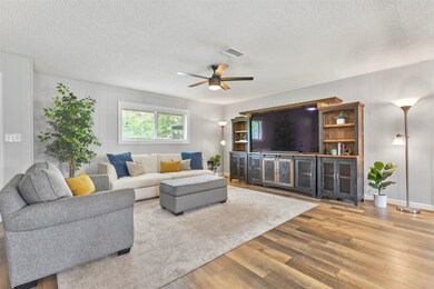 2534 County Road 144, Alvin, TX 77511 - photo 5