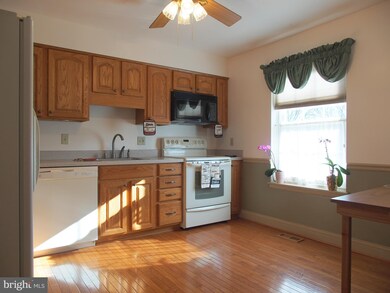 18 Castlehill Ct, Lutherville Timonium, MD 21093 - photo 2