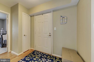 The Four Winds at Oakton unit E-8, Oakton, VA 22124 - photo 5