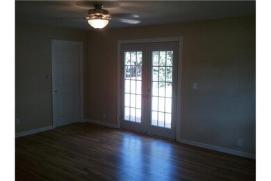 2001 E 27th St, Des Moines, IA 50317 - photo 3