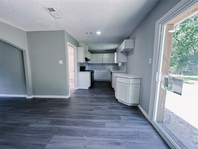 5722 Melanite Ave, Houston, TX 77053 - photo 6